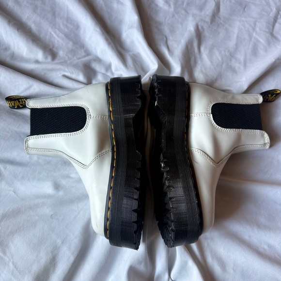 Dr. Martens Audrick Chelsea Platform Boots White- Women's 5 - Picture 3 of 9